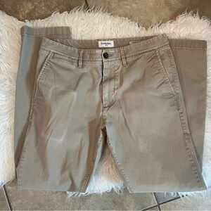 Goodfellow khaki chino style pants 33x32